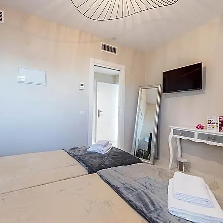 Residencia Deportiva Rozarossa Otel *