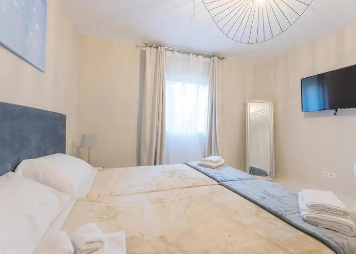 Residencia Deportiva Rozarossa * Естепона