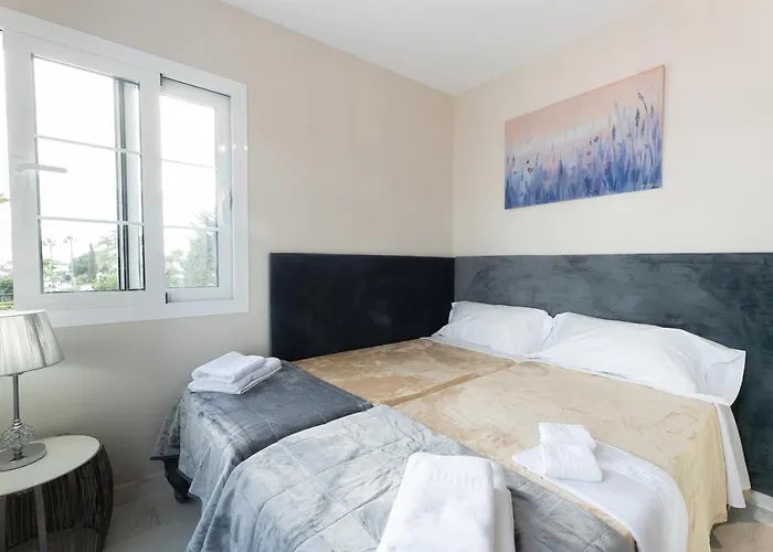 Отель Residencia Deportiva Rozarossa Эстепона